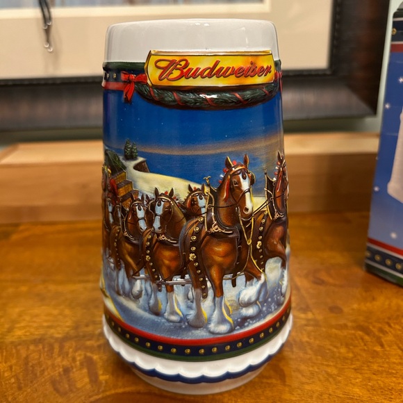 2002 Budweiser Guiding the Way Home Holiday Stein - Picture 8 of 10